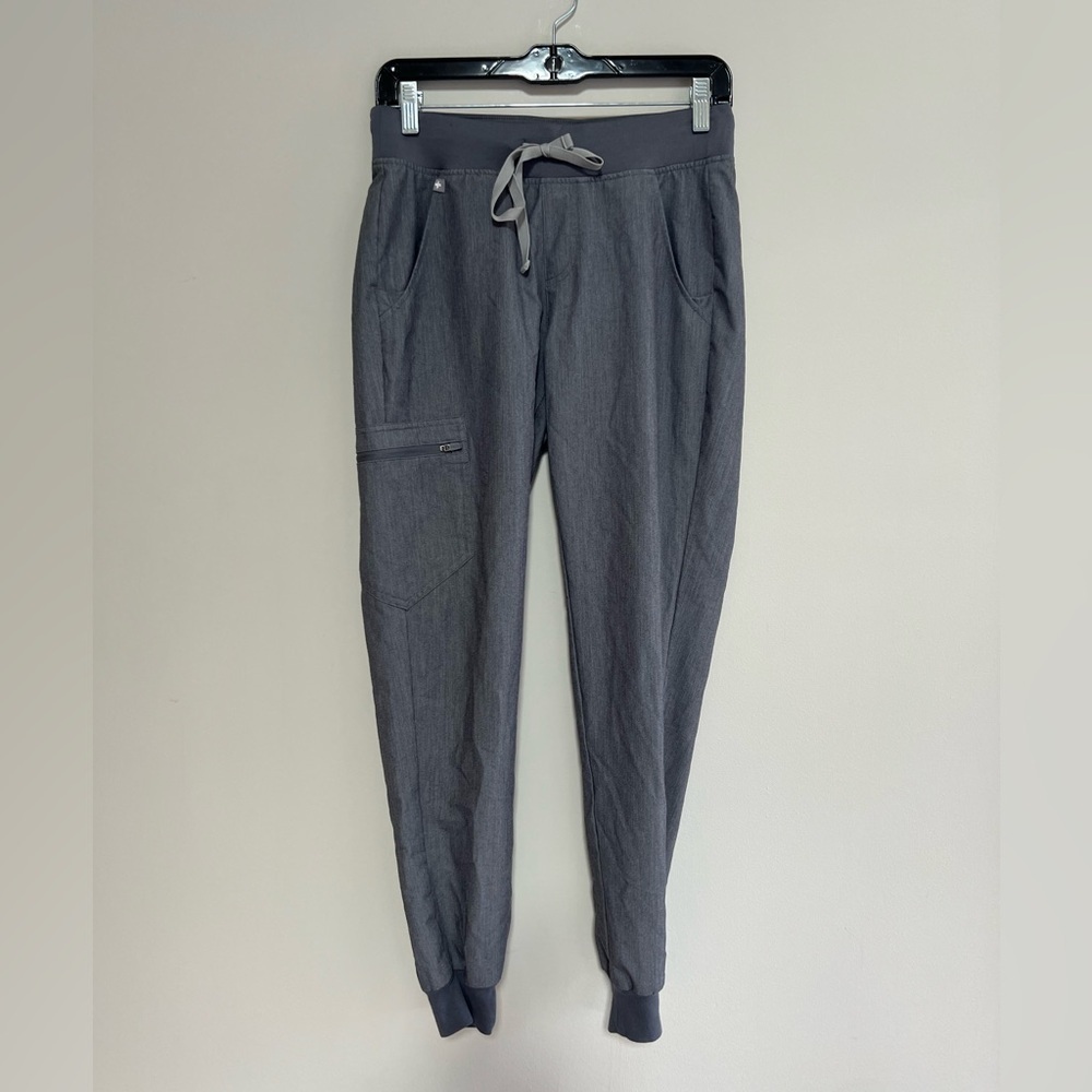 FIGS Women’s Zamora Jogger Scrub Pants in Graphite Gray, size XS - Picture 2 of 11